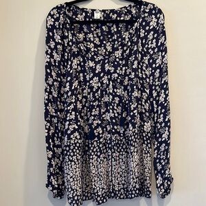Old Navy.  Swing sexy shirt.  Size large TALL. Navy floral